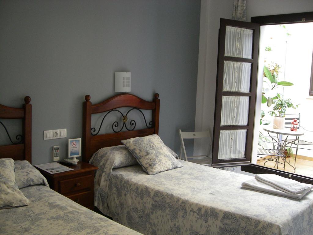 Hostal Azahar กอร์โดบา ภายนอก รูปภาพ