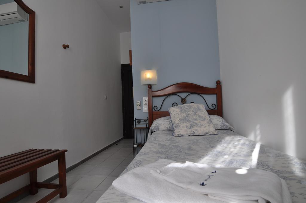 Hostal Azahar กอร์โดบา ภายนอก รูปภาพ