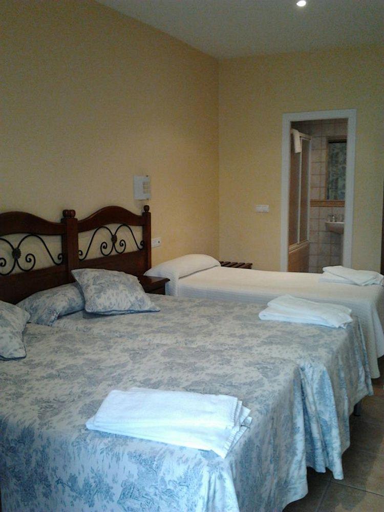 Hostal Azahar กอร์โดบา ภายนอก รูปภาพ