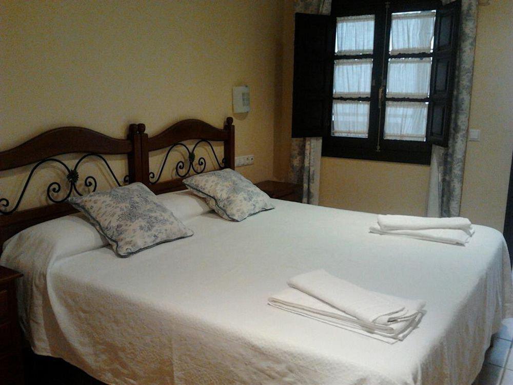 Hostal Azahar กอร์โดบา ภายนอก รูปภาพ
