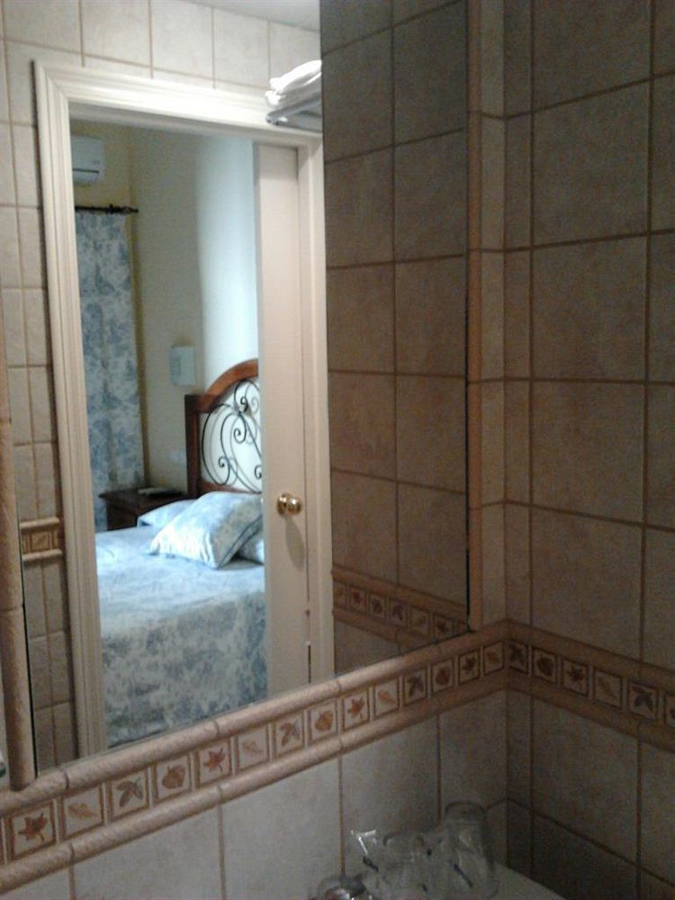 Hostal Azahar กอร์โดบา ภายนอก รูปภาพ