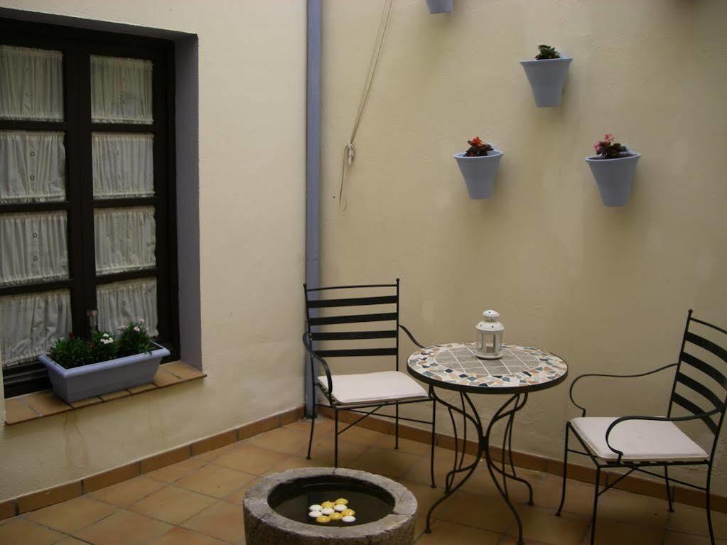 Hostal Azahar กอร์โดบา ภายนอก รูปภาพ